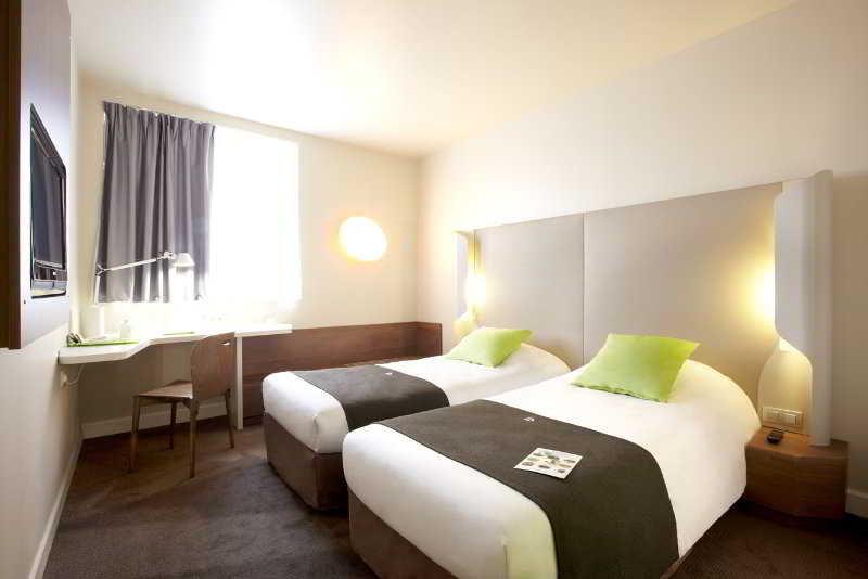 Hotel Campanile Bayonne Esterno foto