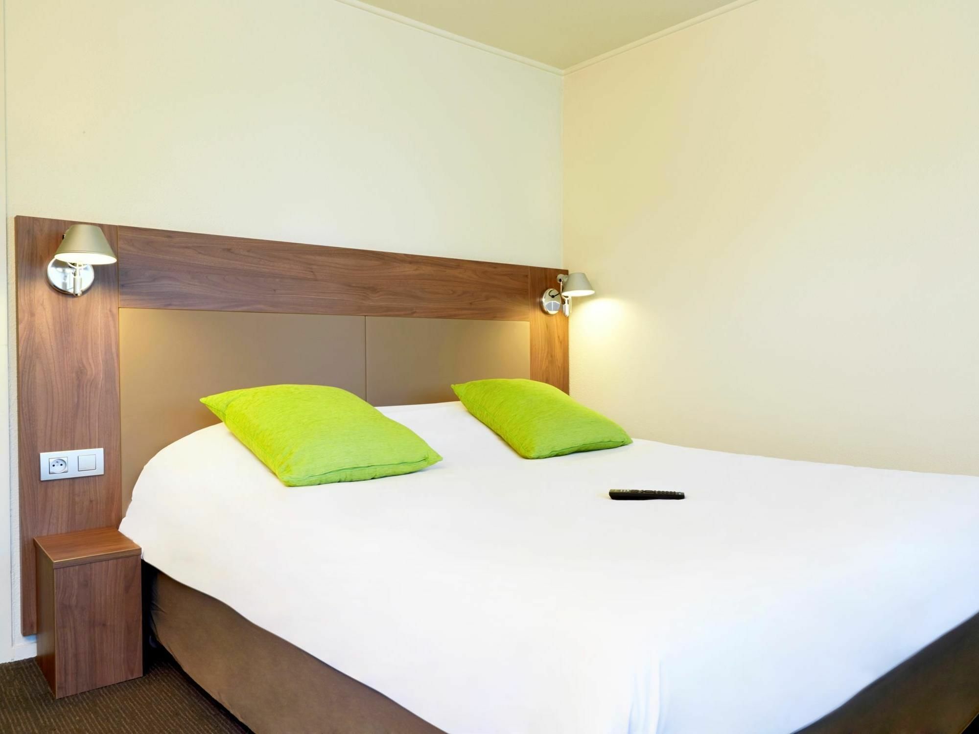 Hotel Campanile Bayonne Esterno foto